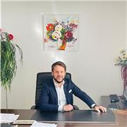 Coach professionista, iscritto ad associazione di categoria, impartisce lezioni di coaching