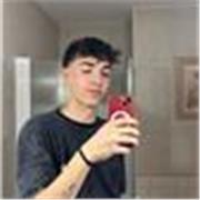 Soy un Chico joven muy amable al que le gustan mucho los niños y sabe llevarlos muy bien.