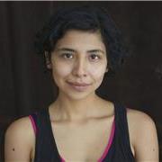 Maestra de apoyo escolar en el área de humanidades, enfoque comunicativo y social