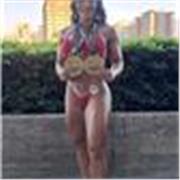 Entrenadora personal para hombres y mujeres que buscan perder grasa, ganar músculo y cambiar hábitos 