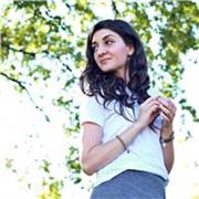 Insegnante appassionata di italiano, dinamica e creativa, con esperienza nell'insegnamento a scuola e privato!