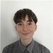 Je donne des cours pour des enfants d'école primaire et pour les collégiens.