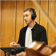 Profesor de Guitarra con más de 10 años de experiencia ofrece clases en la sierra de Madrid