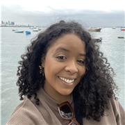 Dou aula de Cientista Biológicas para crianças e adolescentes e de botânica para adultos