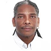 I am an English tutor with a great deal of experienced in teaching adults .