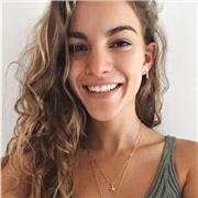 Estudiante de Educación dispuesta a dar clases de lengua catalana, castellano o inglés a nivel de ESO o cualquiera de Primaria.