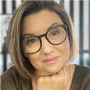 Profesora de economía con más de 20 años de experiencia en secundaria, bachillerato y universidad