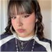 Profesora con nivel Avanzado de Inglés, y titulada con Educación Secundaria Bilingüe.
