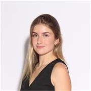 Profesora titulada en Diseño Gráfico y con Máster en Formación del Profesorado. Experiencia trabajando como diseñadora en agencia