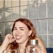 Offro lezioni privati a bambini e ragazzi di elementari, medie e liceo, creando un percorso su misura per le loro esigenze.