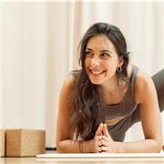 Professeure de Yoga sur Lyon et ses environs. Je vous prépare des cours sur mesure et adaptés à vos besoins :)