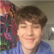 Je peux enseigner de tout à n’importe qui, j’aime partager mes connaissances, j’ai un très bon niveau en langue ainsi qu’en mathématique