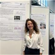 Laureata in biologia molecolare e lavoro nel campo della genetica medica. Insegno genetica e biologia per tutti i livelli