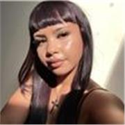 studentessa offre lezioni di italiano per stranieri