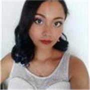 Profesora titulada en Estudios Literarios con Especialización en Literatura: Creación de Textos e Hipertextos.