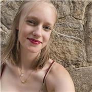 Online Englisch-Nachhilfe bis zur 10. Klasse. Schülerin die in Englisch mit sehr gut bewertet ist. Standort Kaltenkirchen.