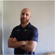 Fisioterapeuta con master en biomecanica y fisioterapia deportiva. 