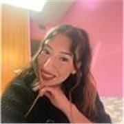 Me considero una persona cariñosa, puntual y bastante entregada en mi responsabilidades. Me gustaría dar clase a niños pequeños.