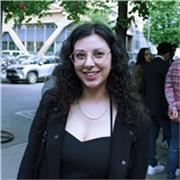 Laureata in lingue e culture straniere, impartisco lezioni private di inglese e spagnolo o di italiano per stranieri