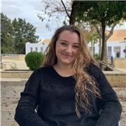 Profesora de inglés que imparte clase a niños desde 3 años hasta 12 años