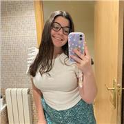 Soy una persona alegre, responsable y organizada. Interesada en dar clases a niños de primaria, Eso y bachillerato