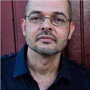 Sou um professor da disciplina de Língua Portuguesa, Literatura e redação. Tenha vasta experiência com ensino para o ensino fundamental, médio e pré-vestibular. Sempre trabalhei com alunos a partir de 10 anos até alunos adultos