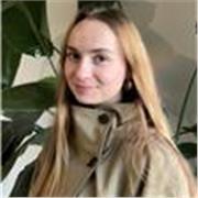 Étudiante en deuxième année de chirurgie dentaire. Propose des cours de soutien pour les élèves en primaire et au collège. 