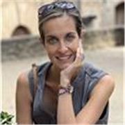 ¿Te vas de Erasmus a Italia y quieres aprender la lengua antes de irte? ¡Contáctame!, puedo ayudarte :). Soy licenciada en Traducción e Interpretación (especialidad: traducción del inglés e italiano al catalán) y en Periodismo y yo también me fui un tiemp