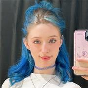 Se un'opera  ti affascina diventa l'opera stessa!  
Sono un'insegnante di disegno con diploma al liceo artistico in arti figurative e scultoree, ho potuto essere insegante di manga e disegno base/pittura e molto altre in un museo d'arte a Catania.
Vorrei