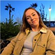 Profesora nativa de inglés con experiencia con alumnos desde principiantes a avanzados; en la preparación de exámenes oficiales, conversación, ayuda con deberes