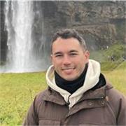 Profesor de inglés online para adultos que quieren hablar con soltura, mejorar su expresión oral o mantener el nivel