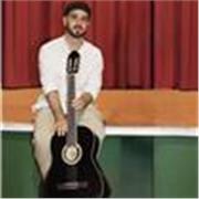 Laureato in chitarra classica, specializzando in chitarra solista, offro lezioni a principianti e chi vuole perfezionarsi
