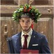 Studente neolaureato e motivato nell’aiutare gli studenti a raggiungere i propri obiettivi 