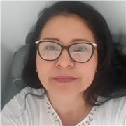 Profesional en Artes Plasticas con más de 11 años de experiencia como facilitadora de talleres de Dibujo, pintura, y modelado