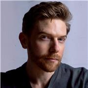 Aprende a pintar retratos al óleo realistas y expresivos con un artista profesional.  Capta lo que la cámara no puede