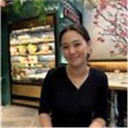 Trilingual teacher who teaches English and Japanese. Experience with children 