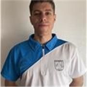 Apasionado del entrenamiento y la nutrición, con una sólida trayectoria en el sector.