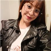 Me defino como una persona tranquila, paciente, con muchas ganas de enseñarle a cualquier tipo de público que requiera mi ayuda.