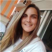 Soy estudiante del grado de Educación Primaria del grupo bilingüe. Ofrezco clases particulares a niños/as para la etapa de Primaria en cualquier asignatura. 
He estado viviendo en UK durante 8 años, por lo cual ofrezco también hablar en inglés en todo mom
