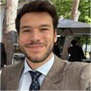 Tutor giovane per aiuto compiti e organizzazione dello studio