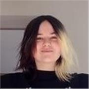 Cours en distanciel d'anglais par une étudiante ayant fait un bac en langue