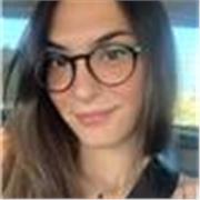 Soy educadora infantil. Me encantan los niños, enseñar y el inglés. Este trabajo es todo lo que me gusta.