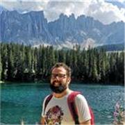 Laureato in ingegneria (master of engineering) impartisce lezioni di Fisica