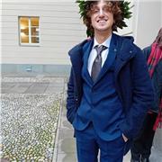 Laureato in geografia. Esperienza con alunni di tutte le età. Disponibilità dalle 16 in poi, tutti i giorni