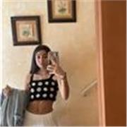 Joven de 20 años, con Bachillerato científico y  C1 en inglés, apta para dar clases de todo en primaria y algunas en secundaria. 