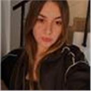 Profesora de educación física que ofrece clases a todo tipo de alumnos