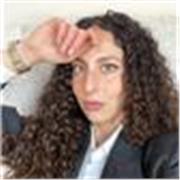 Sono una neolaureata in scienze filosofiche e storiche, ho già esperienza nell’insegnamento sia alle scuole medie, che liceali.