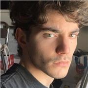 Laureato in lettere con C2 in inglese impartisce lezioni di italiano, latino, storia, geografia, arte e inglese