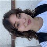 Studentessa con laurea triennale in comunicazione allo IULM, Milano. Diploma di Maturità presso Liceo Classico