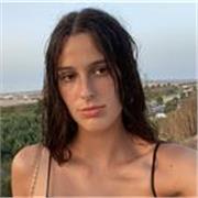 Soy estudiante de Segundo de lenguas modernas y traducción en la universidad de Alcalá de henares. No tengo experiencia como profesora pero tengo muy buen nivel de inglés (tengo la titulación del B2) y también tengo habilidades sociales.